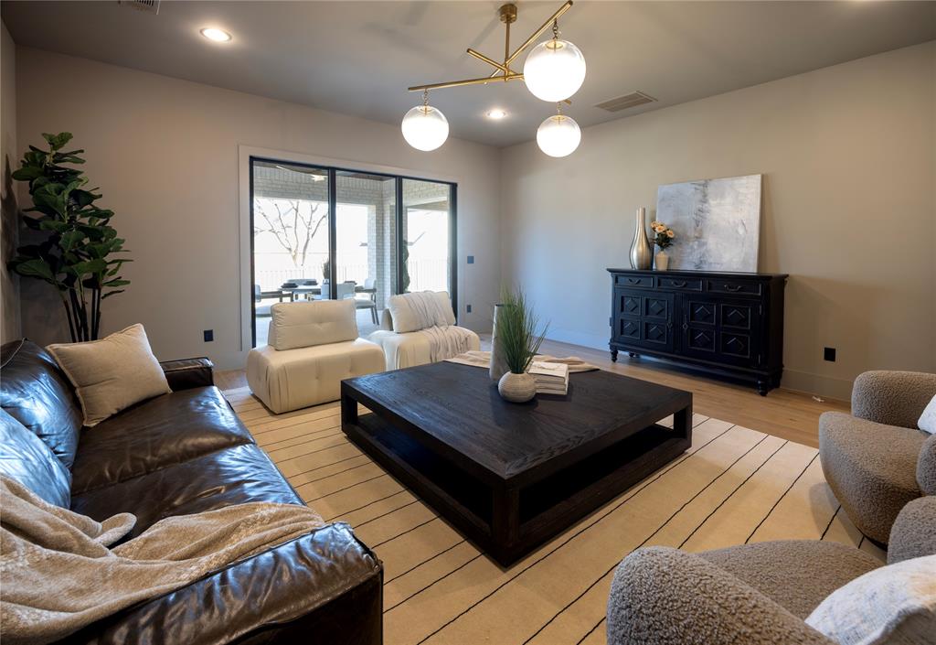 Eastpointe Ter - Residential