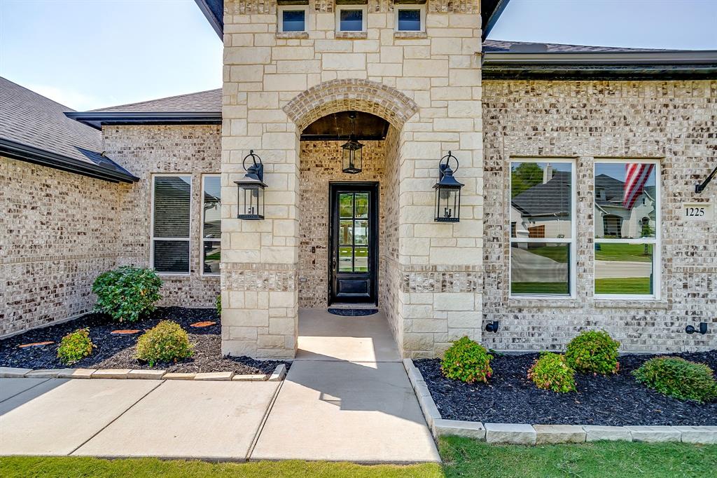 1225 Crown Valley Drive