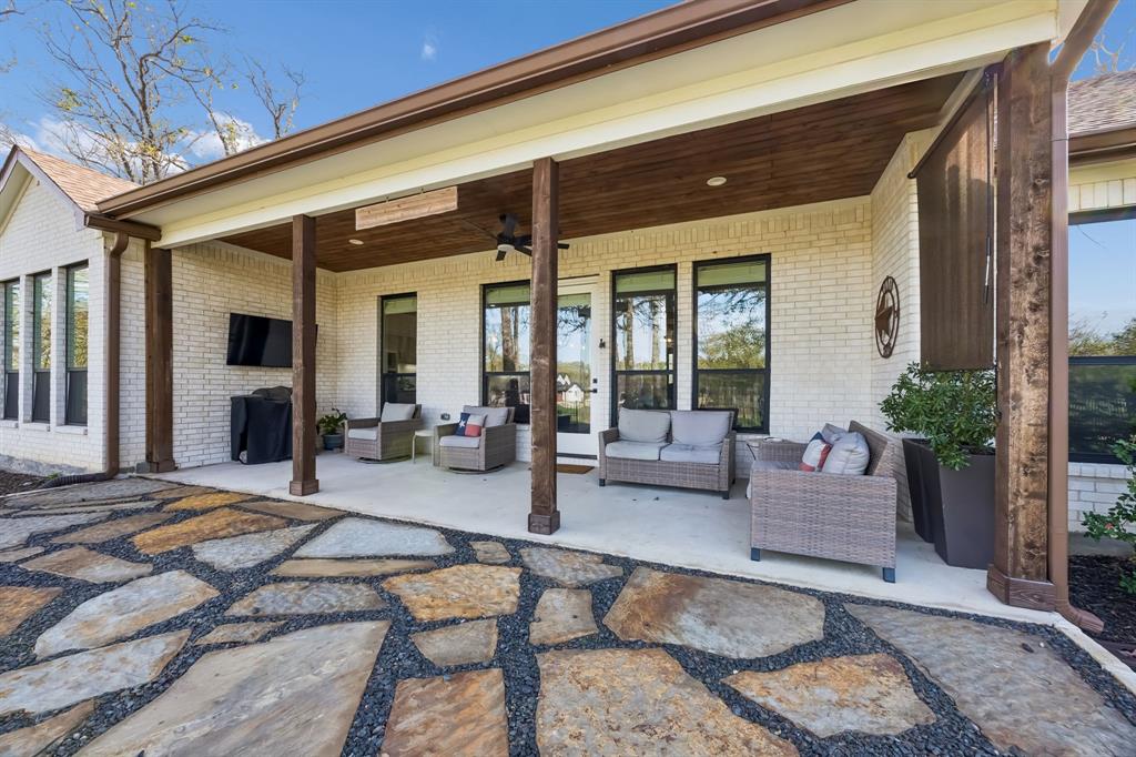 207 Colonial Drive