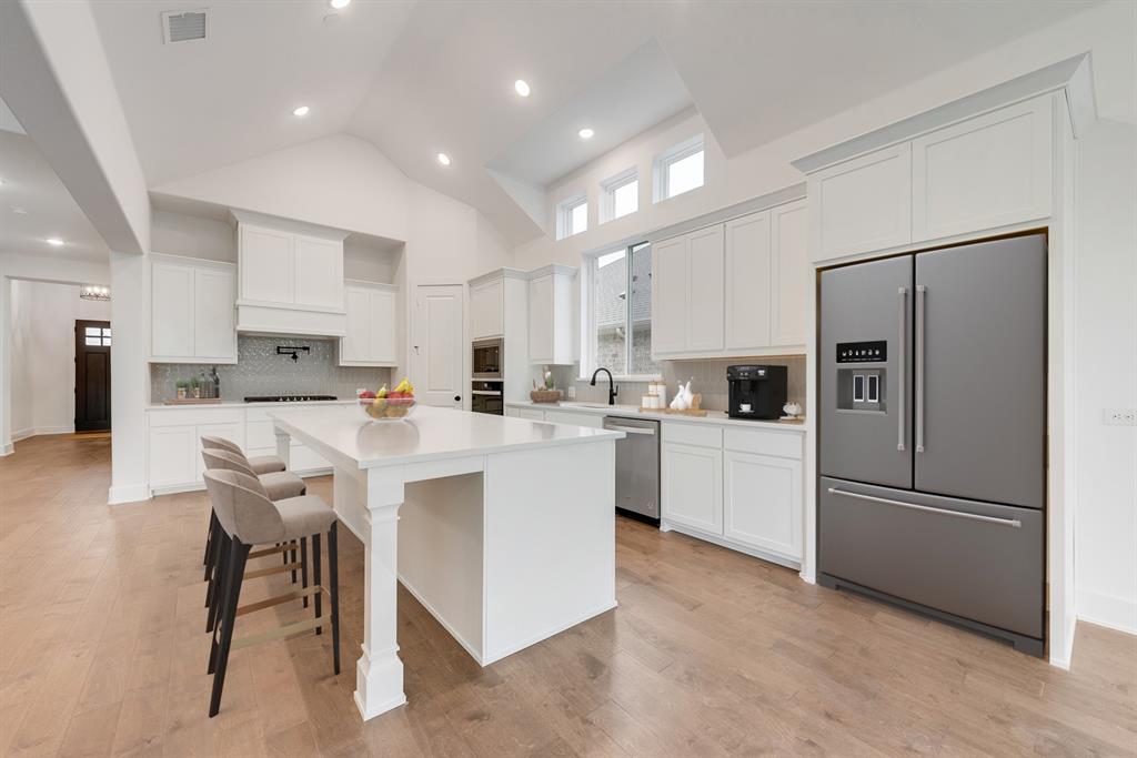 6048 Strada Cove