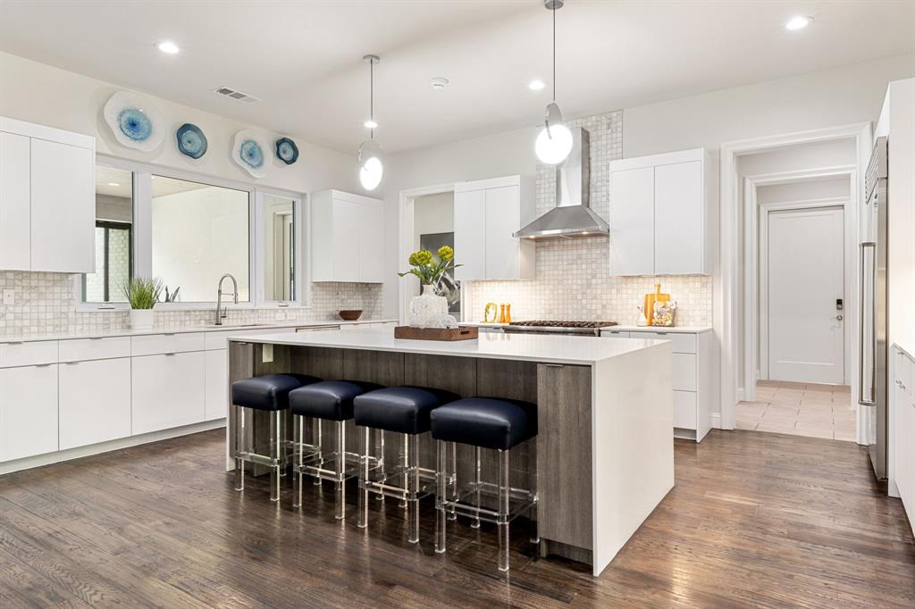 4028 Courtshire Drive