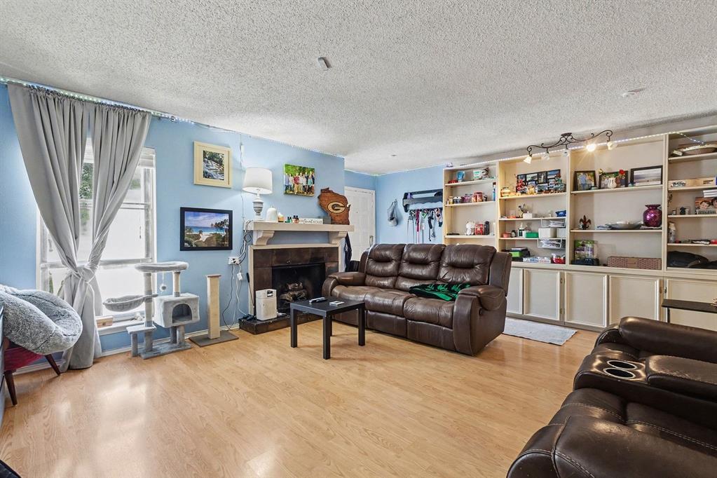 15904 Coolwood Drive 1049