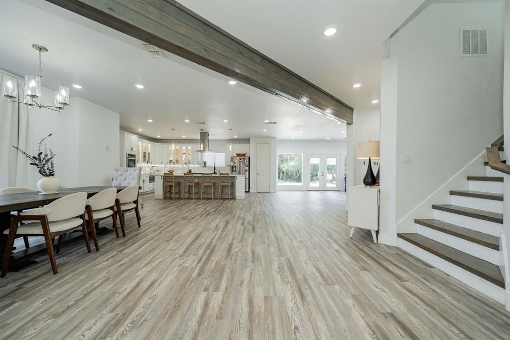 625 Country Oaks Lane