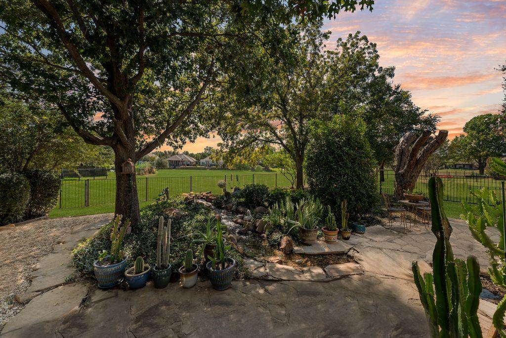2312 Caddo Circle