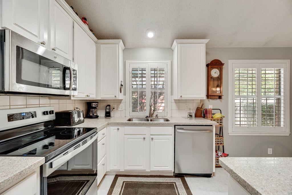 2312 Caddo Circle