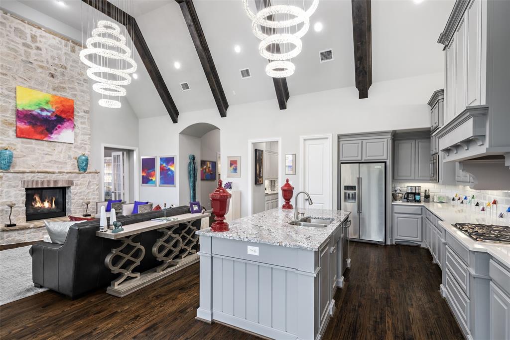 3925 Harrisburg Lane