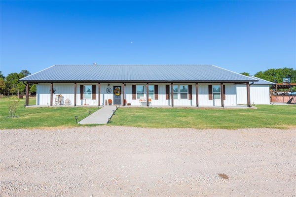 1300 ROSS ST, CLYDE, TX 79510 - Image ea96cf07bca68dcd4203a1eb25b7257e/4164519821