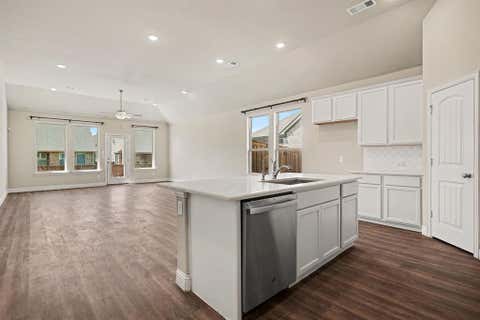 Photo of 2806 Grand Lookout Lane, Arlington, TX 76001 (MLS # 21360340)