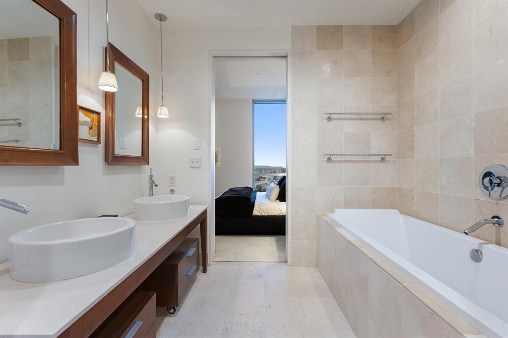 The House Condos - Residential