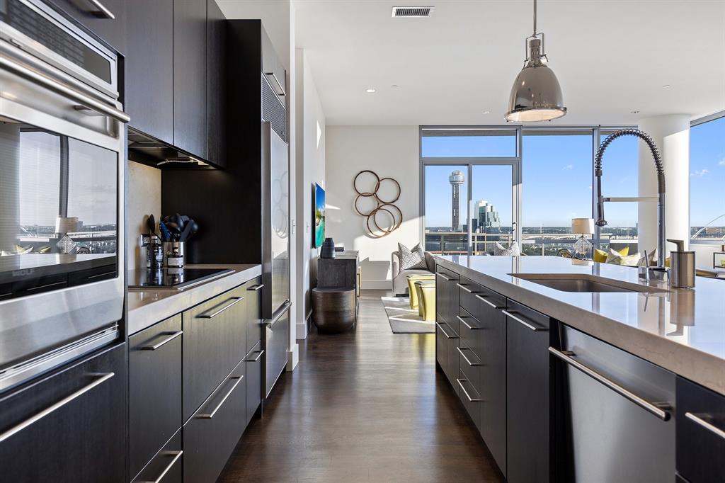 2200 Victory Avenue 1105