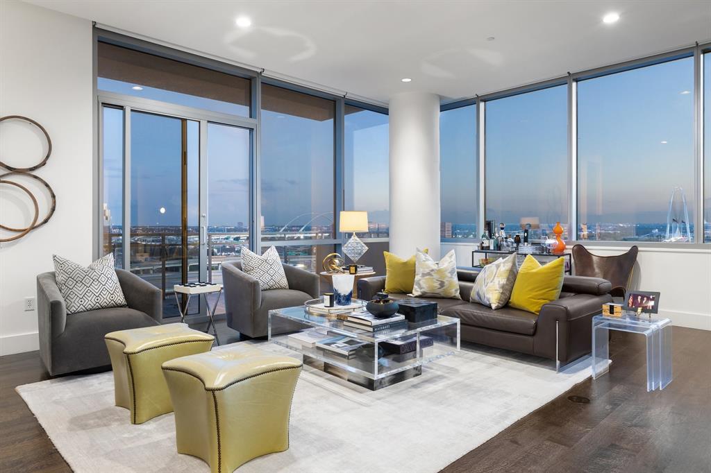 2200 Victory Avenue 1105