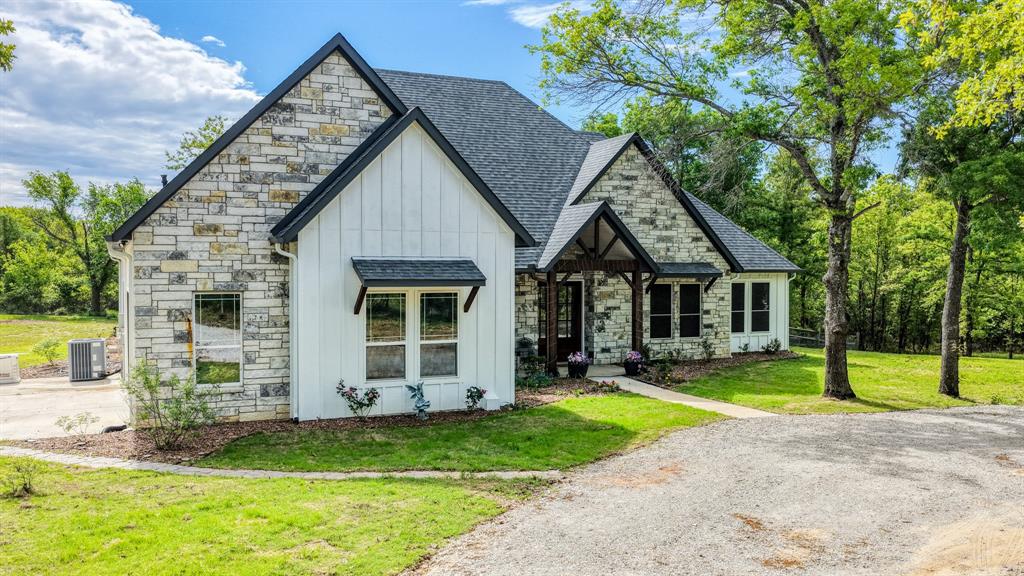 1098 Paradise Parkway