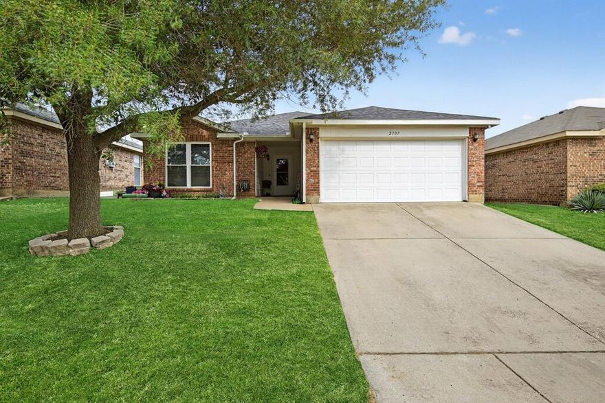 10k price improvement! You can be in your new home before the new year and enjoying the Fort Worth lifestyle in this fabulous 3 bedroom, 2 bath home, 2 car garage in a great location just a half mile to I-30. Built in 2003 with a well-planned 1417 square foot floorplan.
You'll appreciate the updates throughout the house in the last few years including replacements of the roof, water heater, and all windows, which enhance both its value and appeal. All the vinyl windows are very energy efficient with a lifetime transferable warranty from Champion. 
The Primary Bedroom is complete with backyard view, a spacious walk-in closet providing ample storage for your wardrobe, and with newly refreshed Ensuite Bathroom with separate shower and relaxing garden tub for long soaks. The kitchen with adjacent dining area is visually open to the living room, so you can always be involved with others or while entertaining guests. It has plenty of room for 2 cooks, undercabinet led lighting and spacious pantry. 
Stepping outside, you will find freshly laid St Augustine grass adorning the front yard adding to the inviting curb appeal of this property. Enjoy leisurely afternoons or entertaining evenings on your private concrete patio in your fenced backyard - an ideal outdoor space for relaxation or socializing. 
The location of this home is undeniably convenient. Situated close to I-30 & 820 highways, commuting becomes easy and stress-free whether you're heading for work, shopping, great food, fabulous fun, going into downtown Fort Worth, or venturing out into other parts of Texas. 
Appraisal dated 9.2.25 was $275,000- so you can have immediate equity in this home. Don't miss this home in a great location!