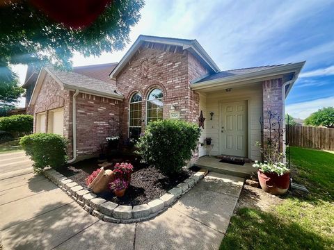 Photo of 4324 Westbend Lane, Fort Worth, TX 76244 (MLS # 21243397)