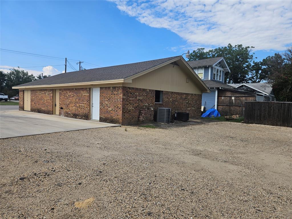Corsicana - Commercial Sale
