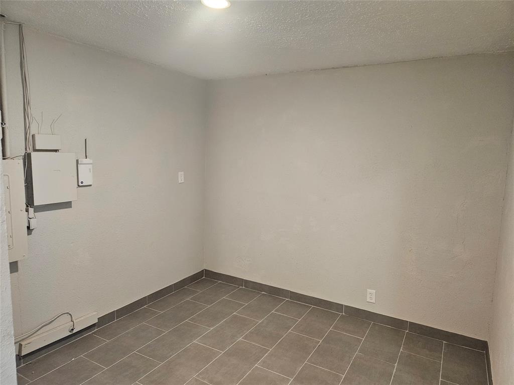 Corsicana - Commercial Sale