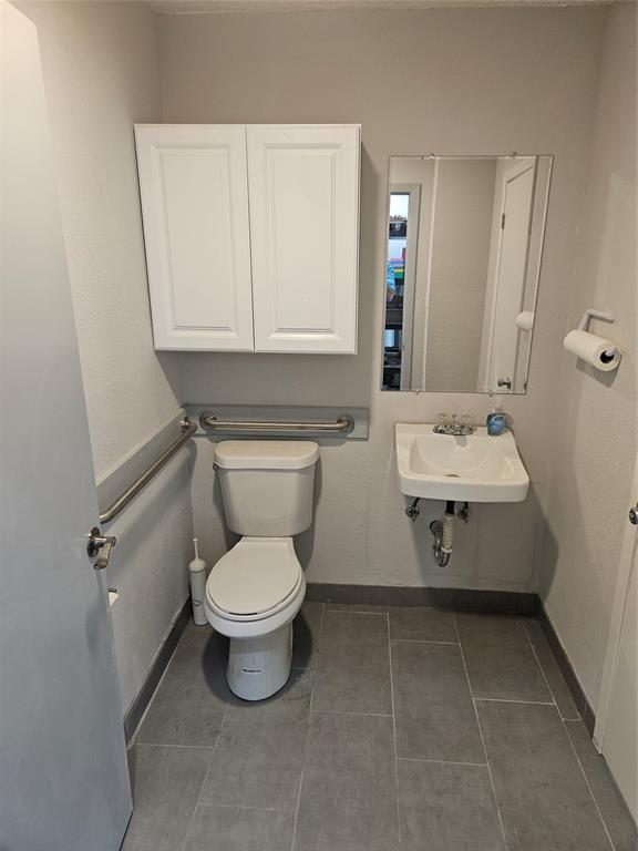 Corsicana - Commercial Sale