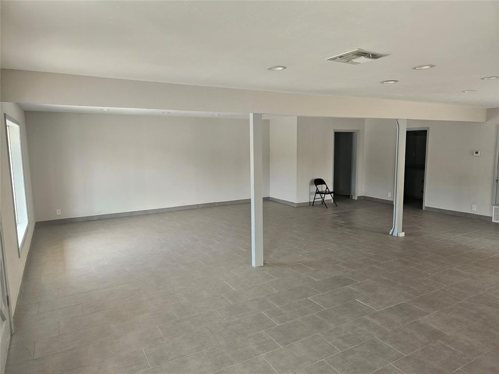 Corsicana - Commercial Sale