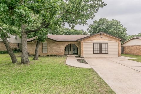4212 Oak Country Drive Arlington TX 76017