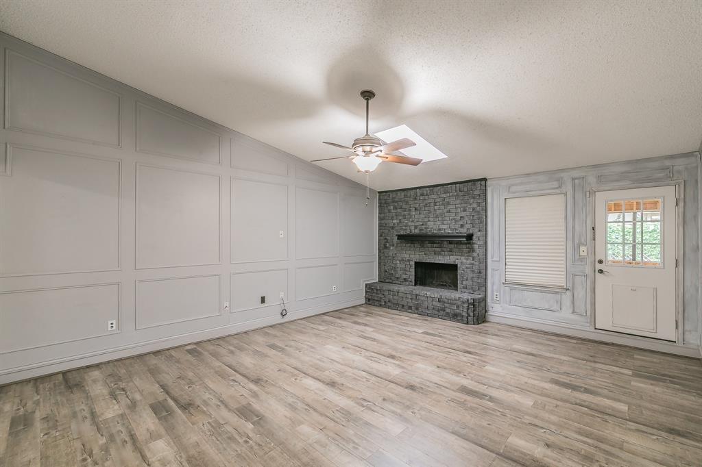4212 Oak Country Drive