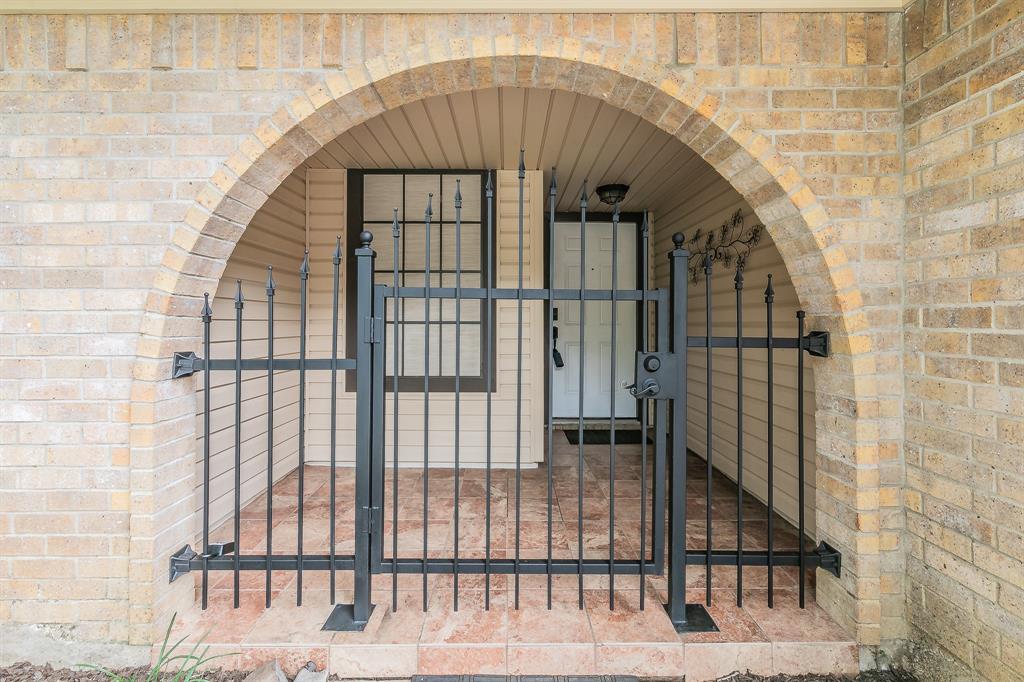 4212 Oak Country Drive
