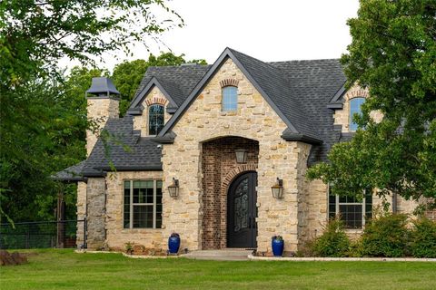 Photo of 99 Lake Drive, Tioga, TX 76271 (MLS # 21255390)