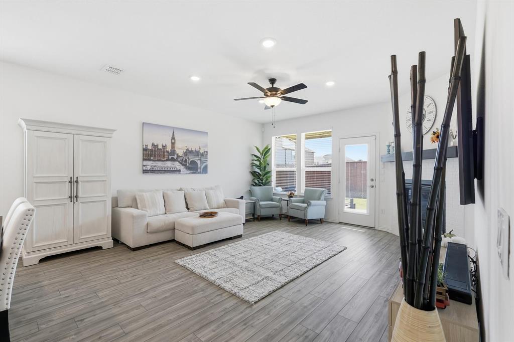 Anna Crossing Ph 8 - Residential Lease