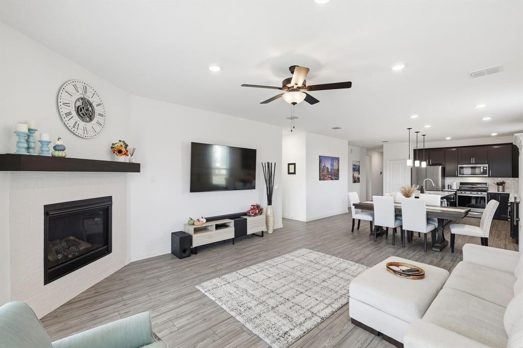 Anna Crossing Ph 8 - Residential Lease