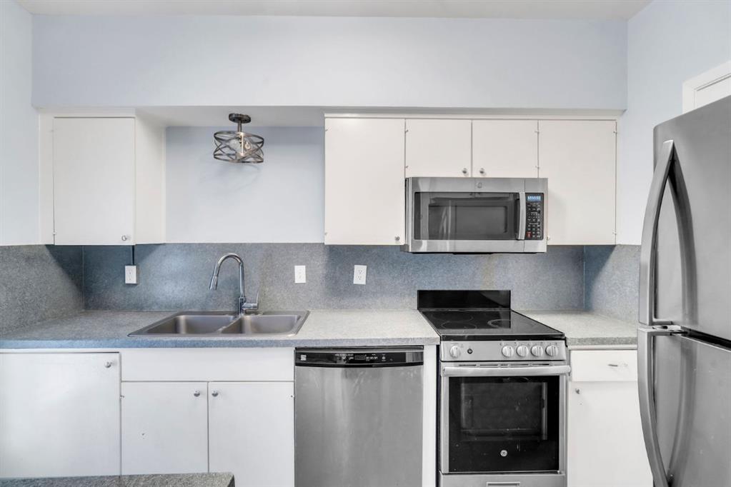 6017 E University Boulevard 118