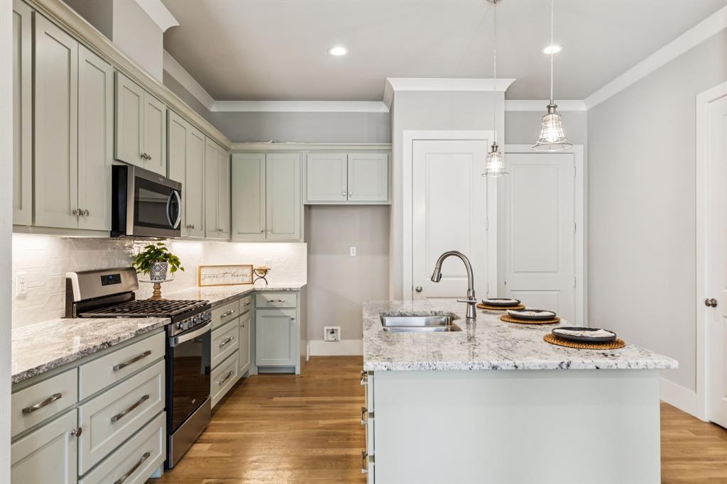 Hillside Of Flower M - Residential