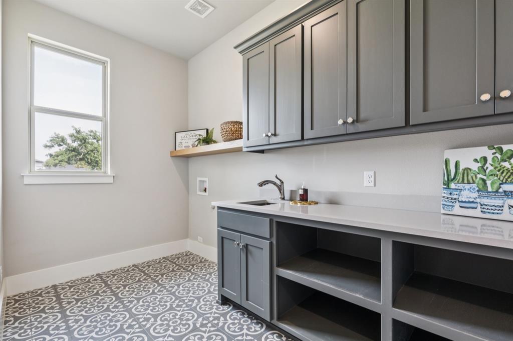 Hillside Of Flower M - Residential