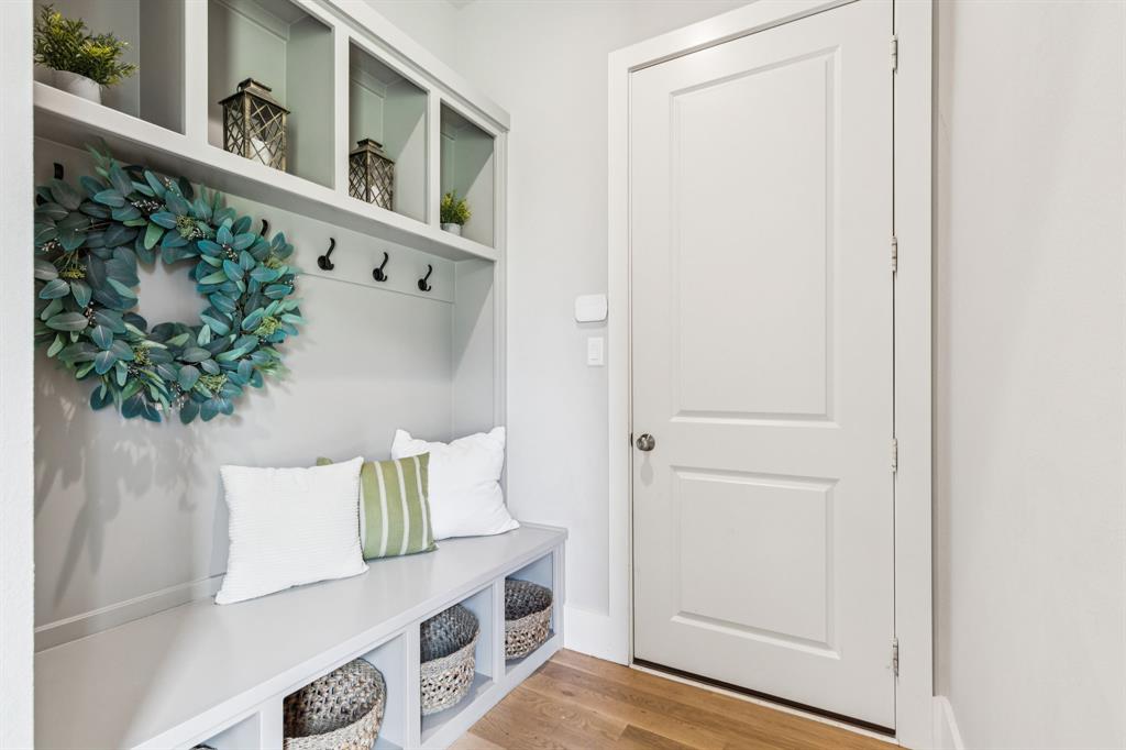 Hillside Of Flower M - Residential