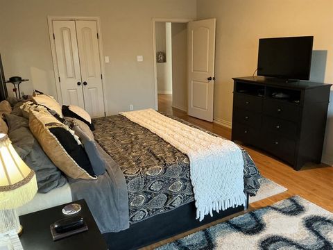 Tiny photo for 1004 Vintage Avenue, Gainesville, TX 76240 (MLS # 21197952)