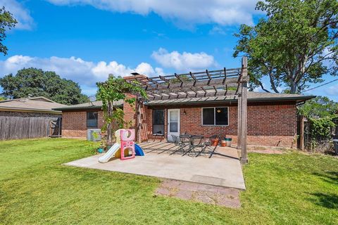 A home in Benbrook