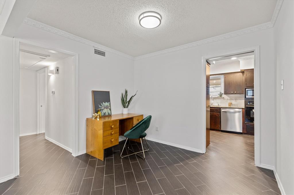 Sandhurst Manor - Residential