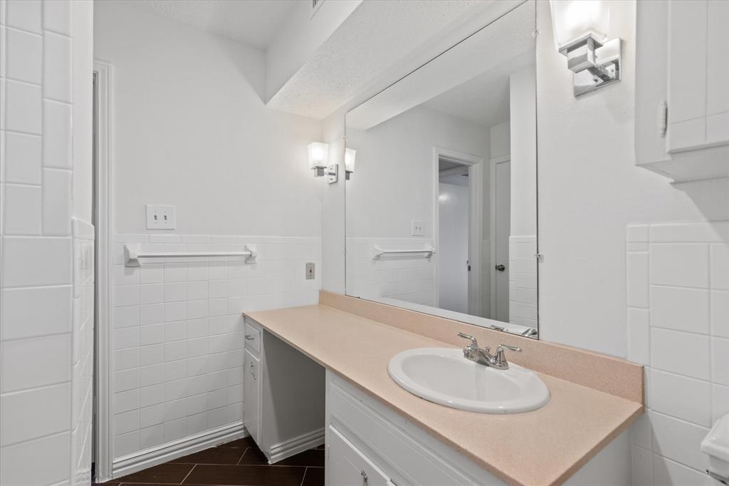 Sandhurst Manor - Residential