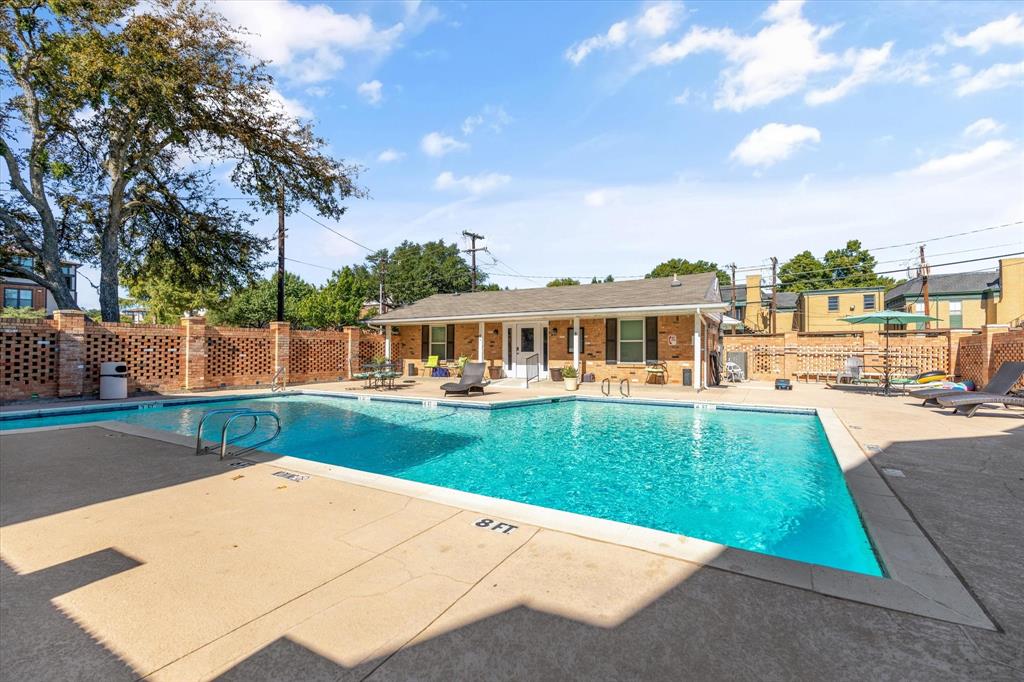 Sandhurst Manor - Residential