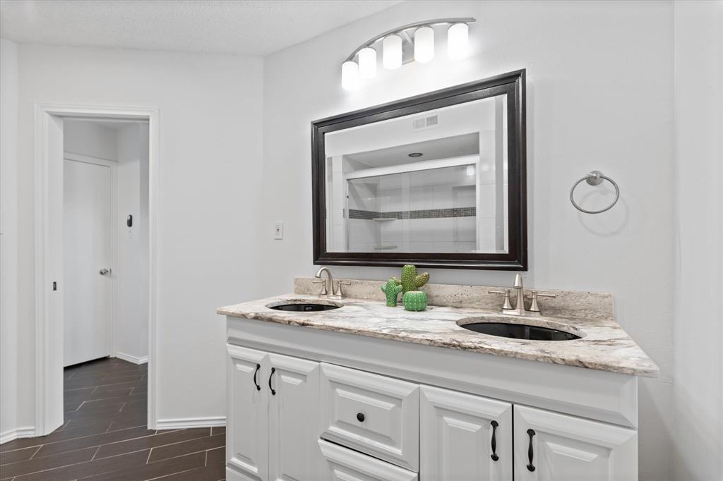 Sandhurst Manor - Residential