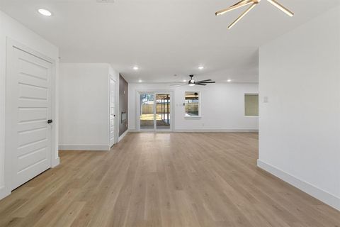 Tiny photo for 1614 E Red Bird Lane, Dallas, TX 75241 (MLS # 21101571)