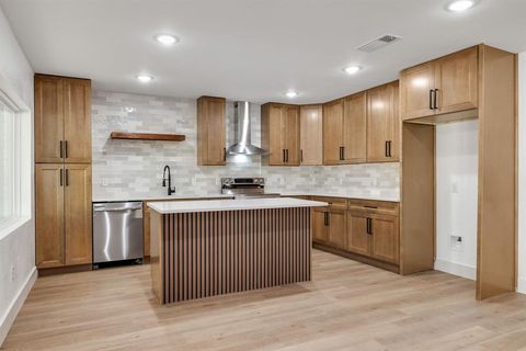 Tiny photo for 1614 E Red Bird Lane, Dallas, TX 75241 (MLS # 21101571)