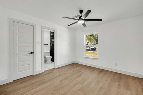 Tiny photo for 1614 E Red Bird Lane, Dallas, TX 75241 (MLS # 21101571)