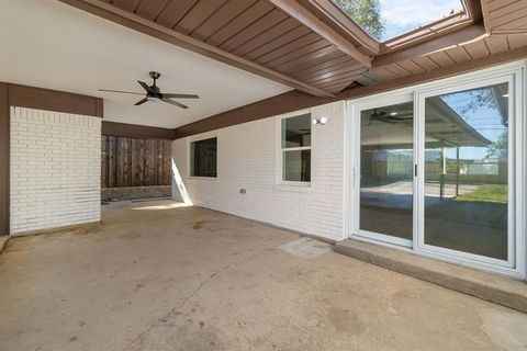Tiny photo for 1614 E Red Bird Lane, Dallas, TX 75241 (MLS # 21101571)