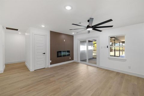 Tiny photo for 1614 E Red Bird Lane, Dallas, TX 75241 (MLS # 21101571)