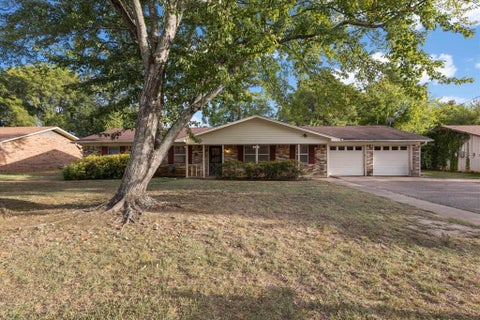 Tiny photo for 202 Sherwood Drive, Longview, TX 75605 (MLS # 21396055)