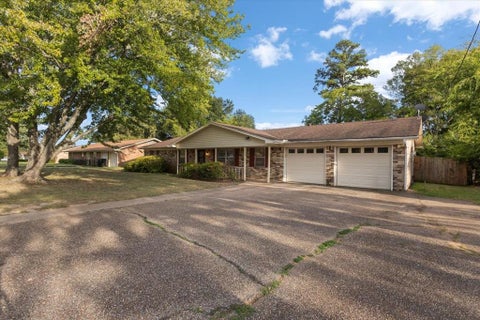 Tiny photo for 202 Sherwood Drive, Longview, TX 75605 (MLS # 21396055)