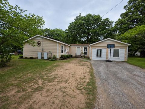 Photo of 500 Pine Oak Drive, Athens, TX 75751 (MLS # 21258896)