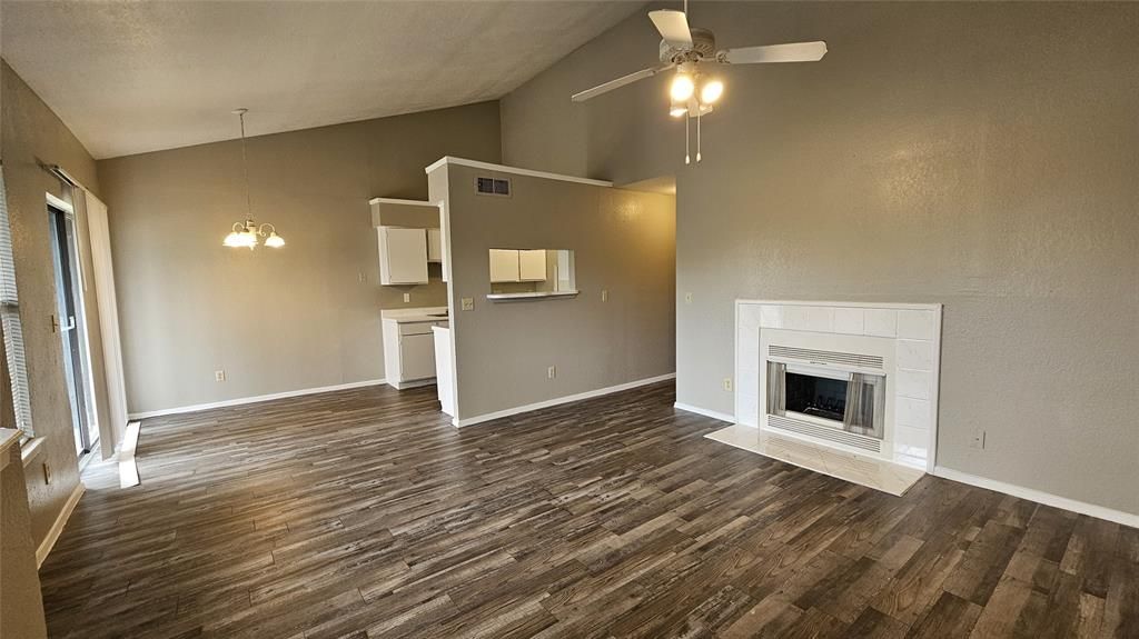 listing image 0