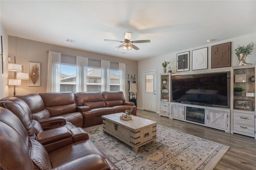 2916 Plumbago Drive