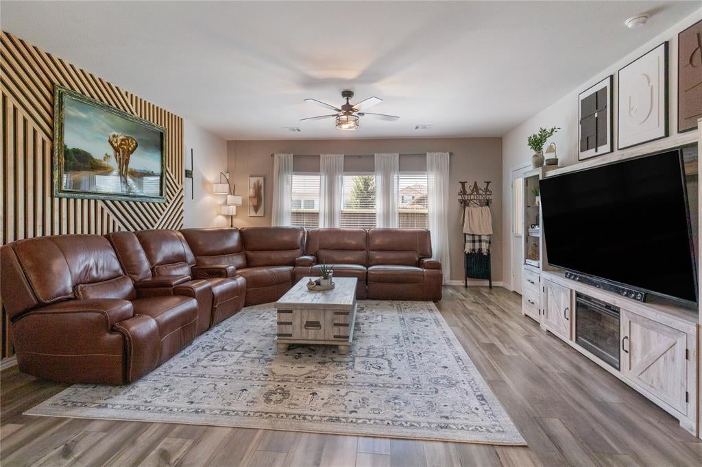 2916 Plumbago Drive