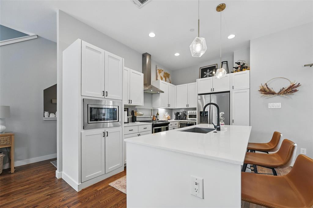 2280 N Fitzhugh